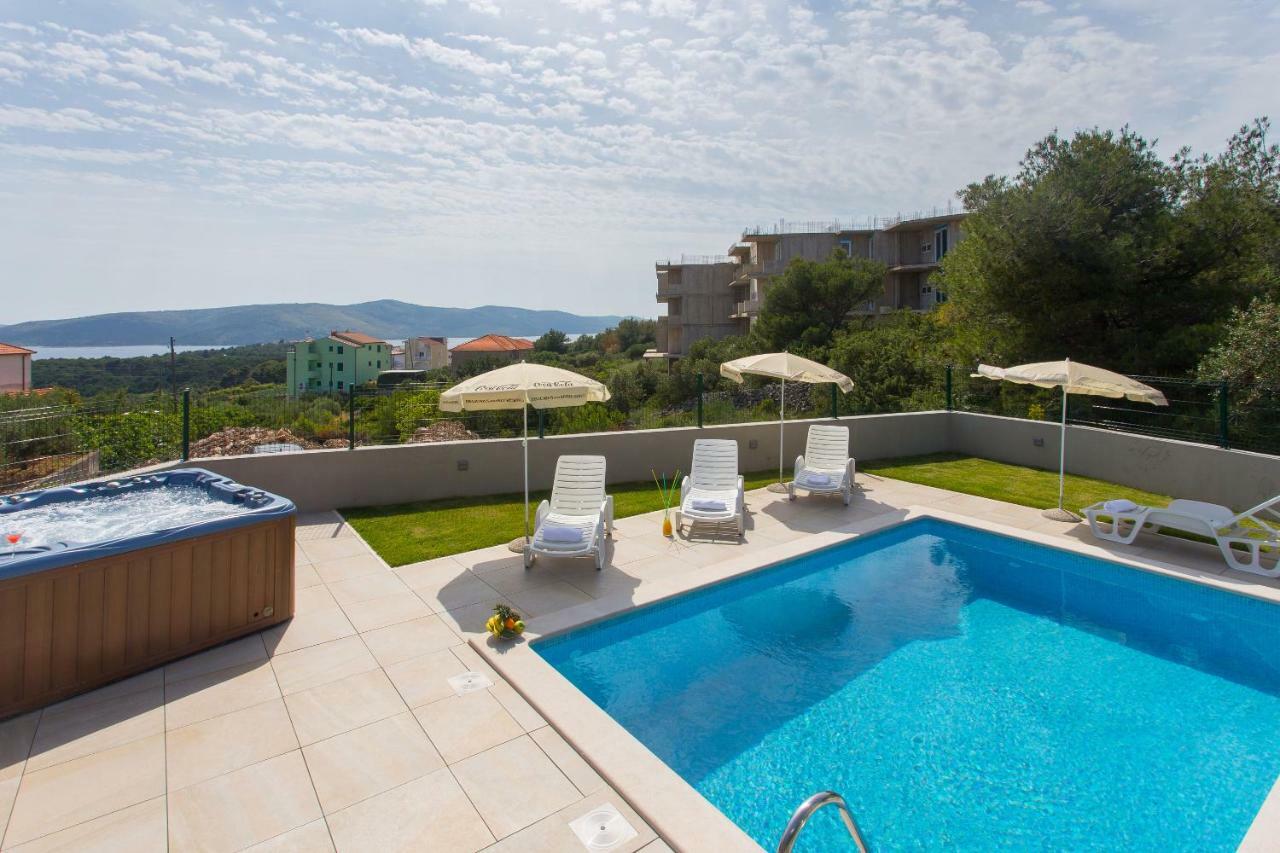 Villa Honey Seget Vranjica Exterior foto