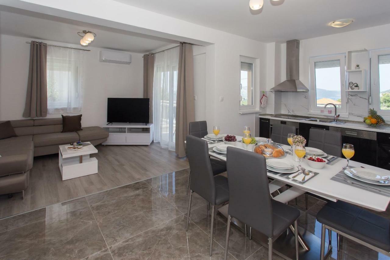 Villa Honey Seget Vranjica Exterior foto