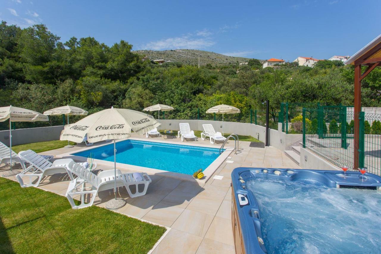 Villa Honey Seget Vranjica Exterior foto